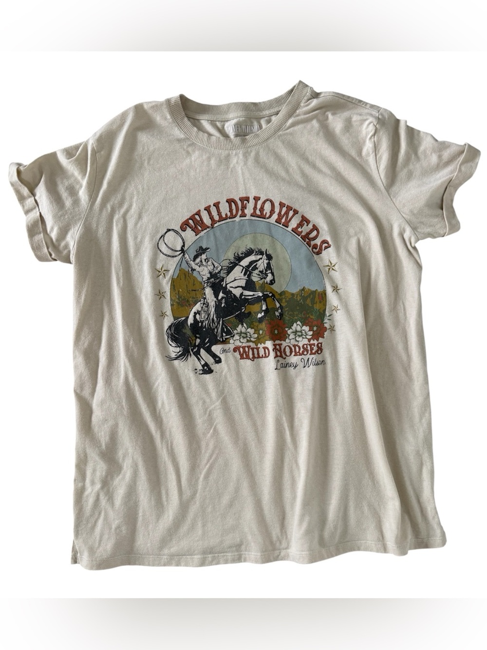Lainey Wilson Wilflowers & Wild Horses Graphic Tee Beige, Womens Large